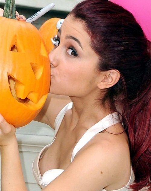 Ariana Grande | Celeb Masta 5