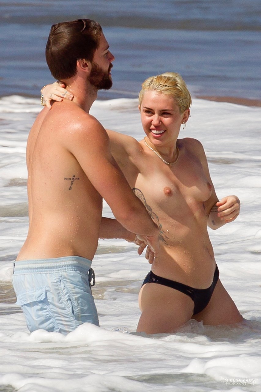 Miley Cyrus | Celeb Masta 25