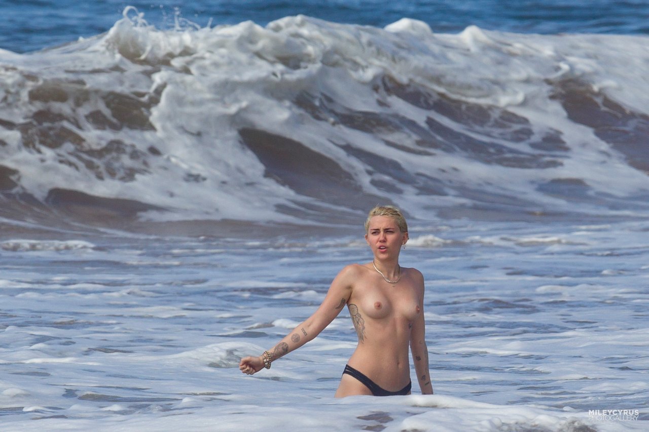 Miley Cyrus | Celeb Masta 53