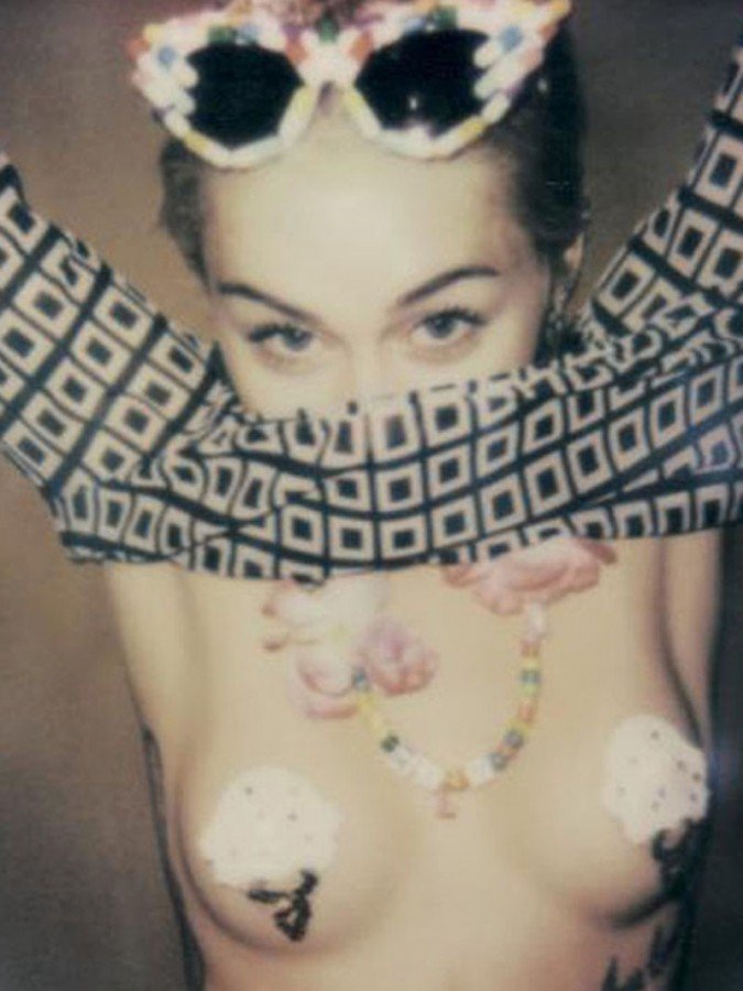 Miley Cyrus | Celeb Masta 75