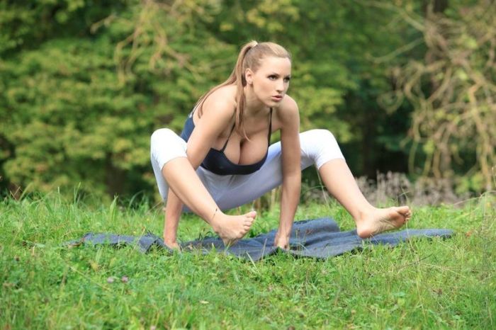 Yoga (100+ pics) Part3 | Celeb Masta 70