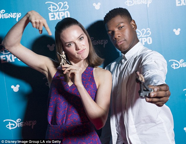 Daisy Ridley despierta la fuerza con sus imágenes desnudos para los fans de Star Wars