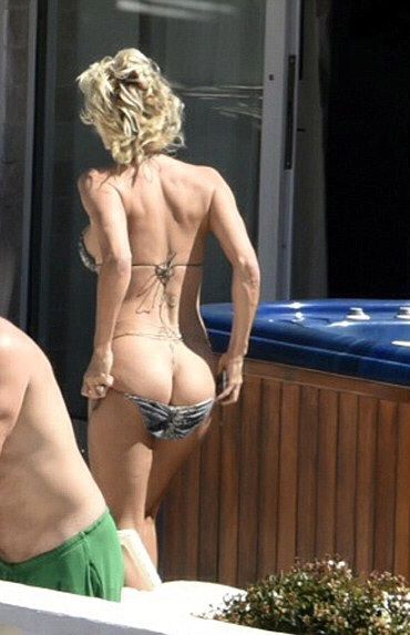 Pamela Anderson | Celeb Masta 35