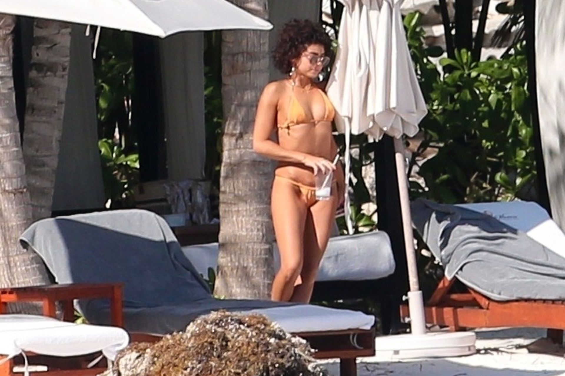 Sarah Hyland | Celeb Masta 94