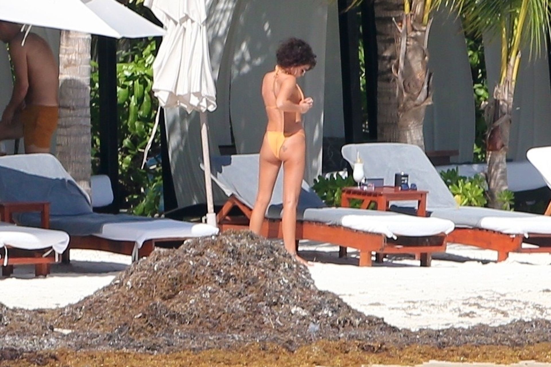 Sarah Hyland | Celeb Masta 97