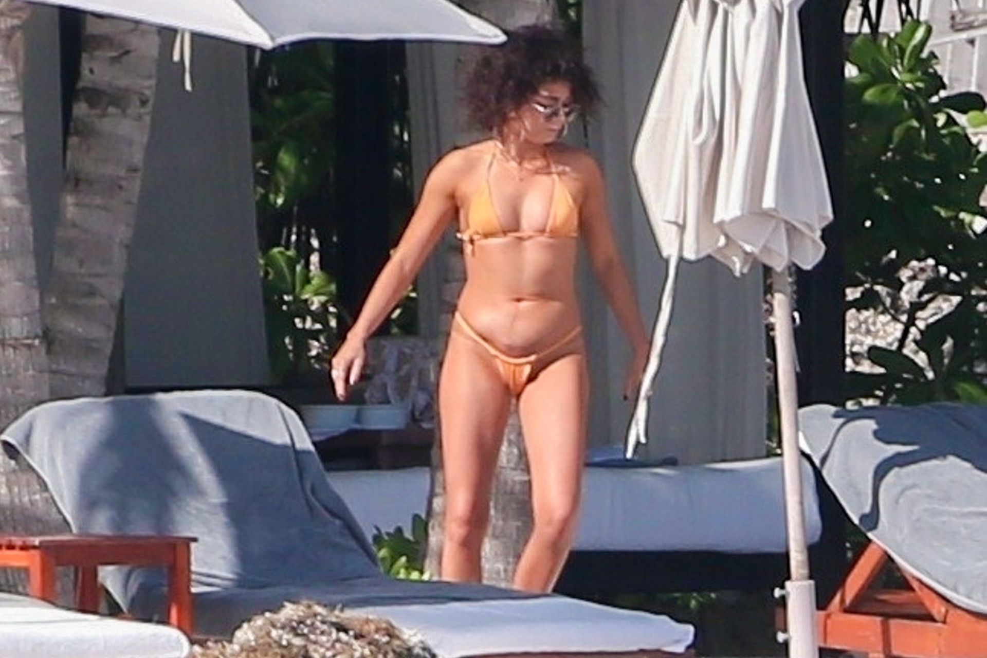 Sarah Hyland | Celeb Masta 3