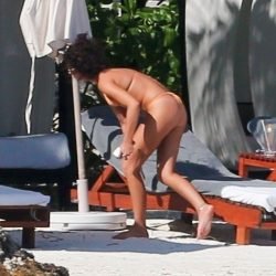 Sarah Hyland | Celeb Masta 142