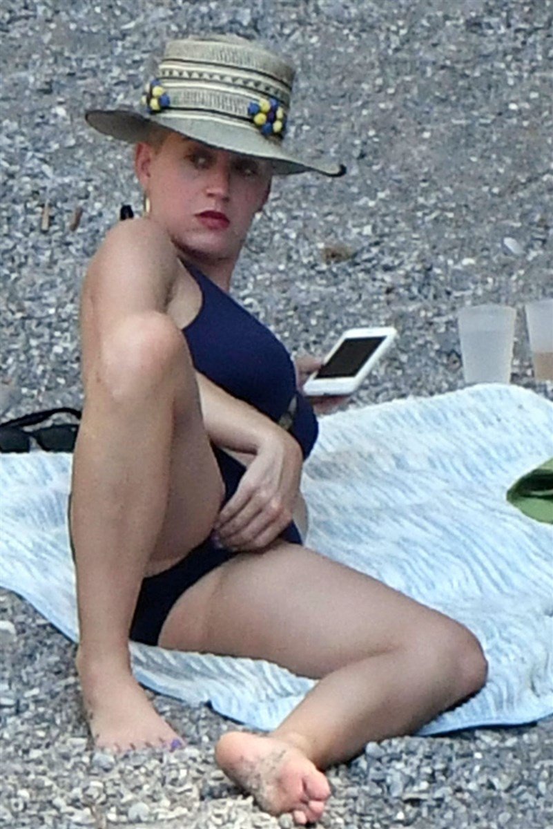 Katy Perry | Celeb Masta 54