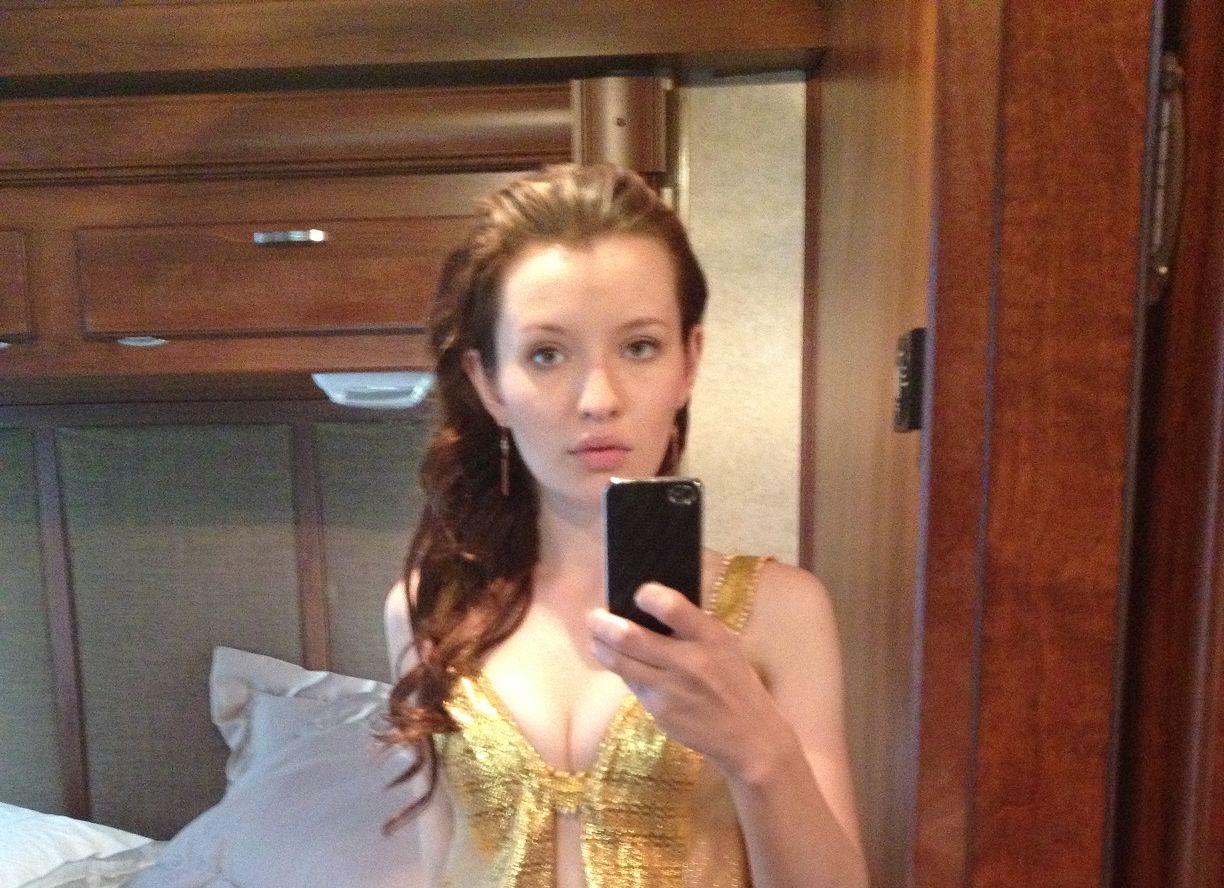 Emily Browning | Celeb Masta 3