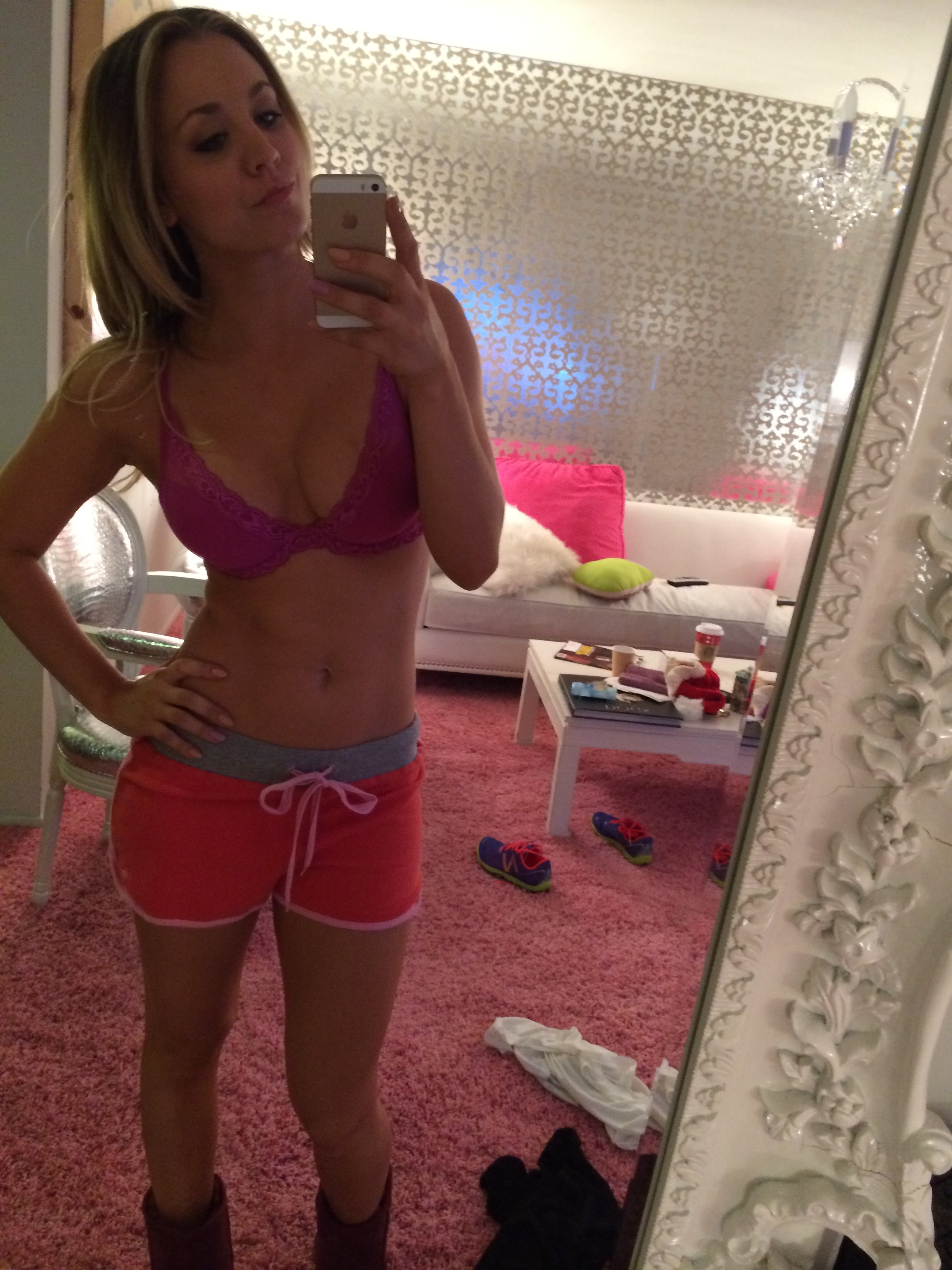 Kaley Cuoco | Celeb Masta 25