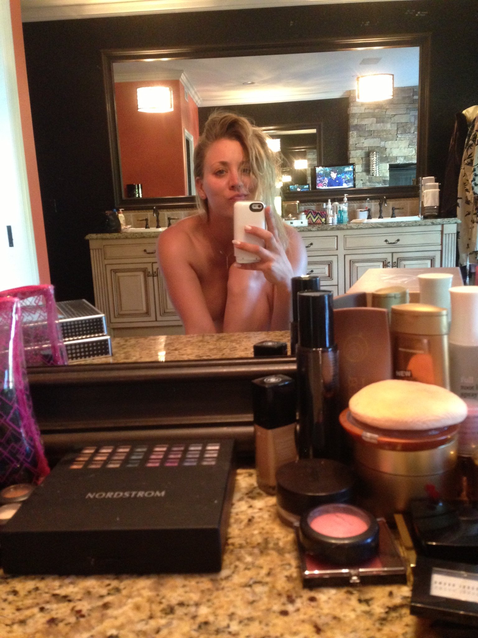 Kaley Cuoco | Celeb Masta 20