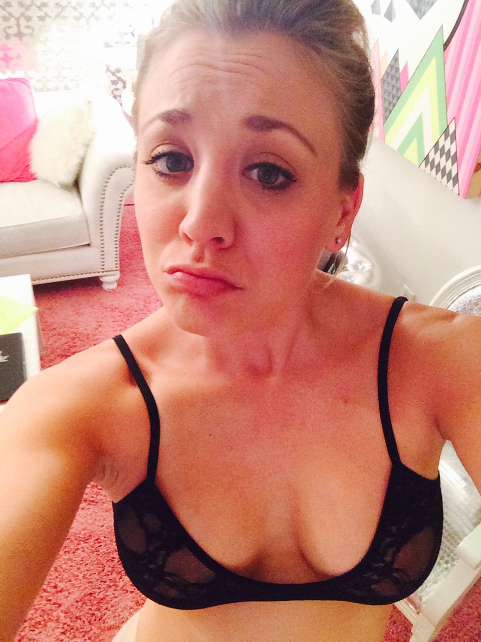 Kaley Cuoco | Celeb Masta 14