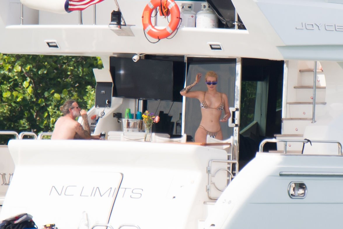 Iggy Azalea | Celeb Masta 10