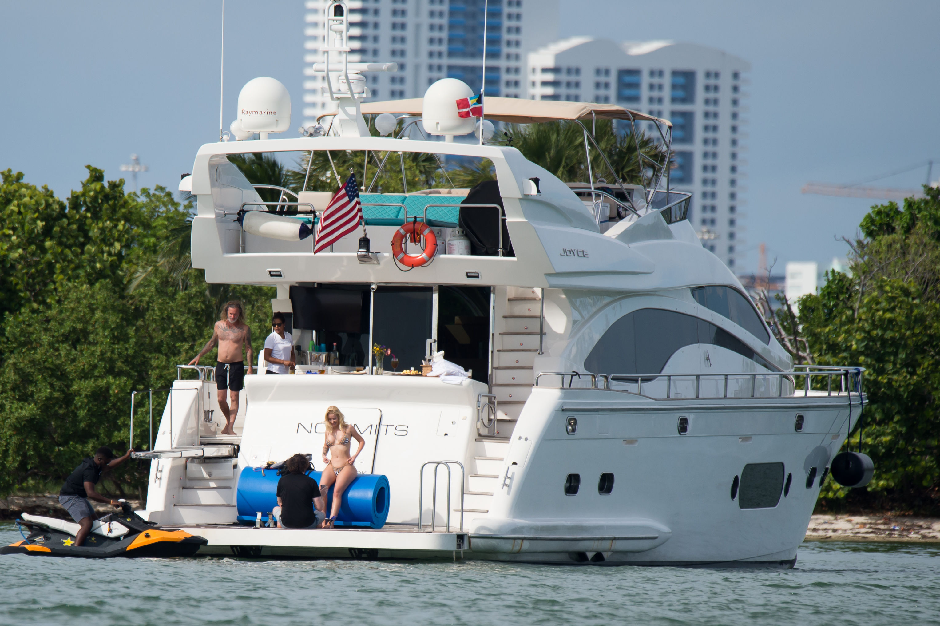 Iggy Azalea | Celeb Masta 24