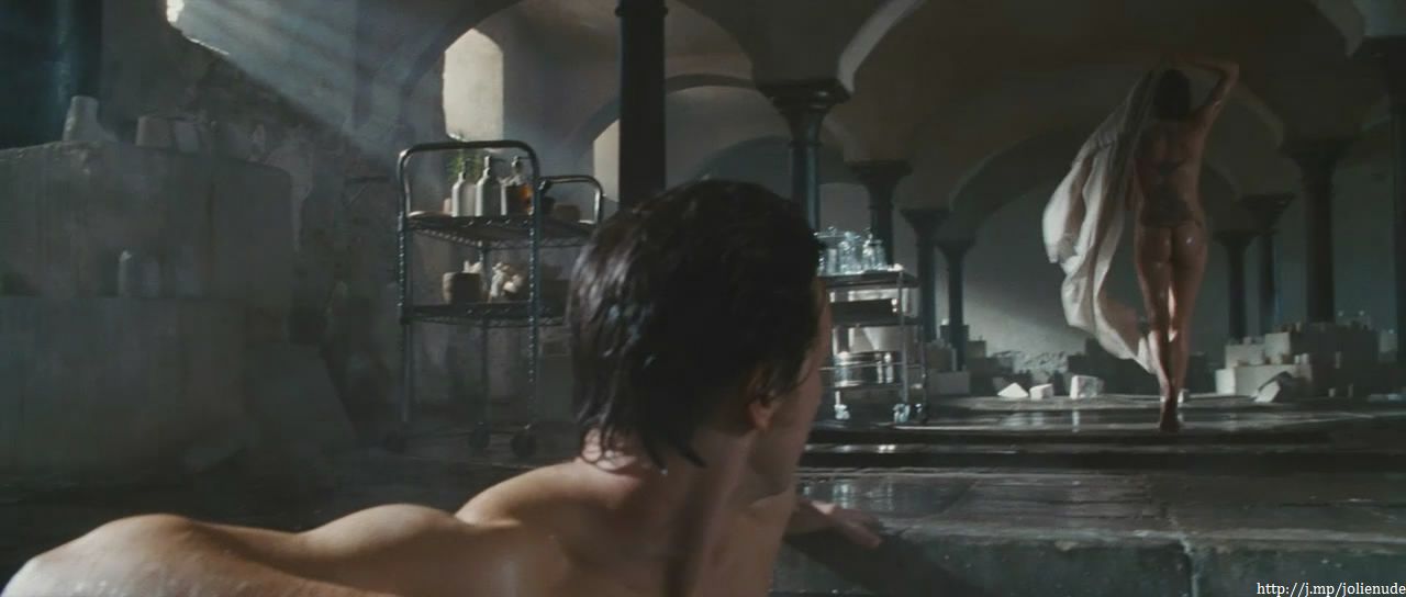 Angelina Jolie | Celeb Masta 105