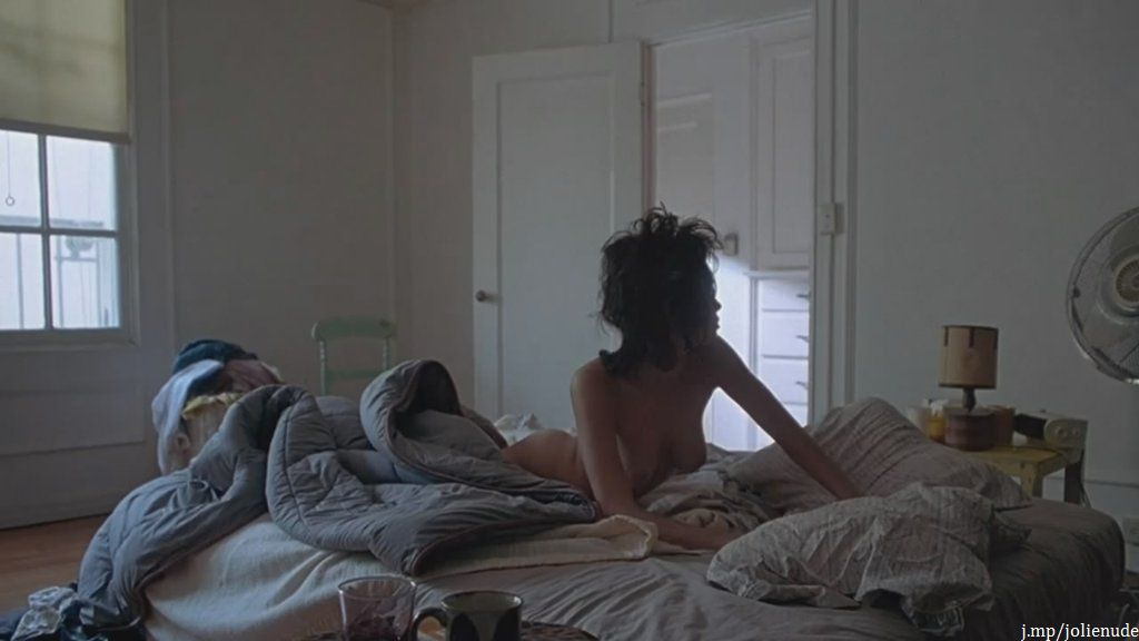 Angelina Jolie | Celeb Masta 24