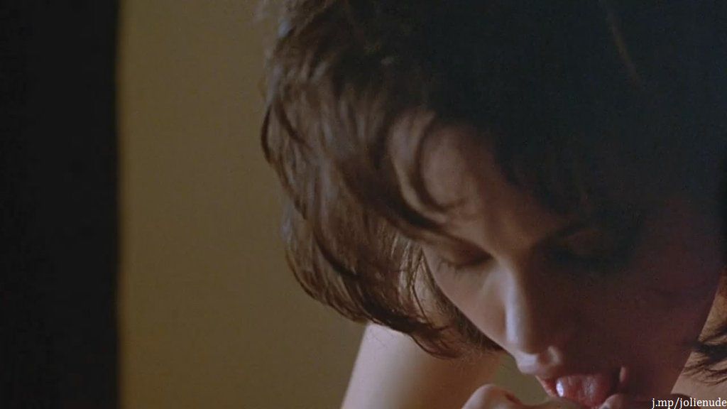 Angelina Jolie | Celeb Masta 30