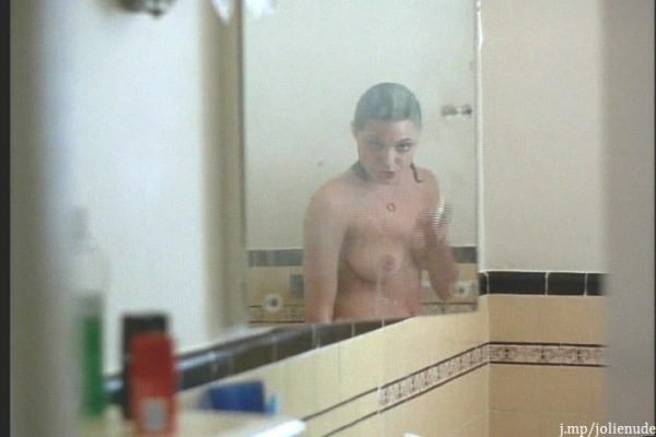 Angelina Jolie | Celeb Masta 40