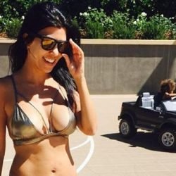 Kourtney Kardashian | Celeb Masta 10