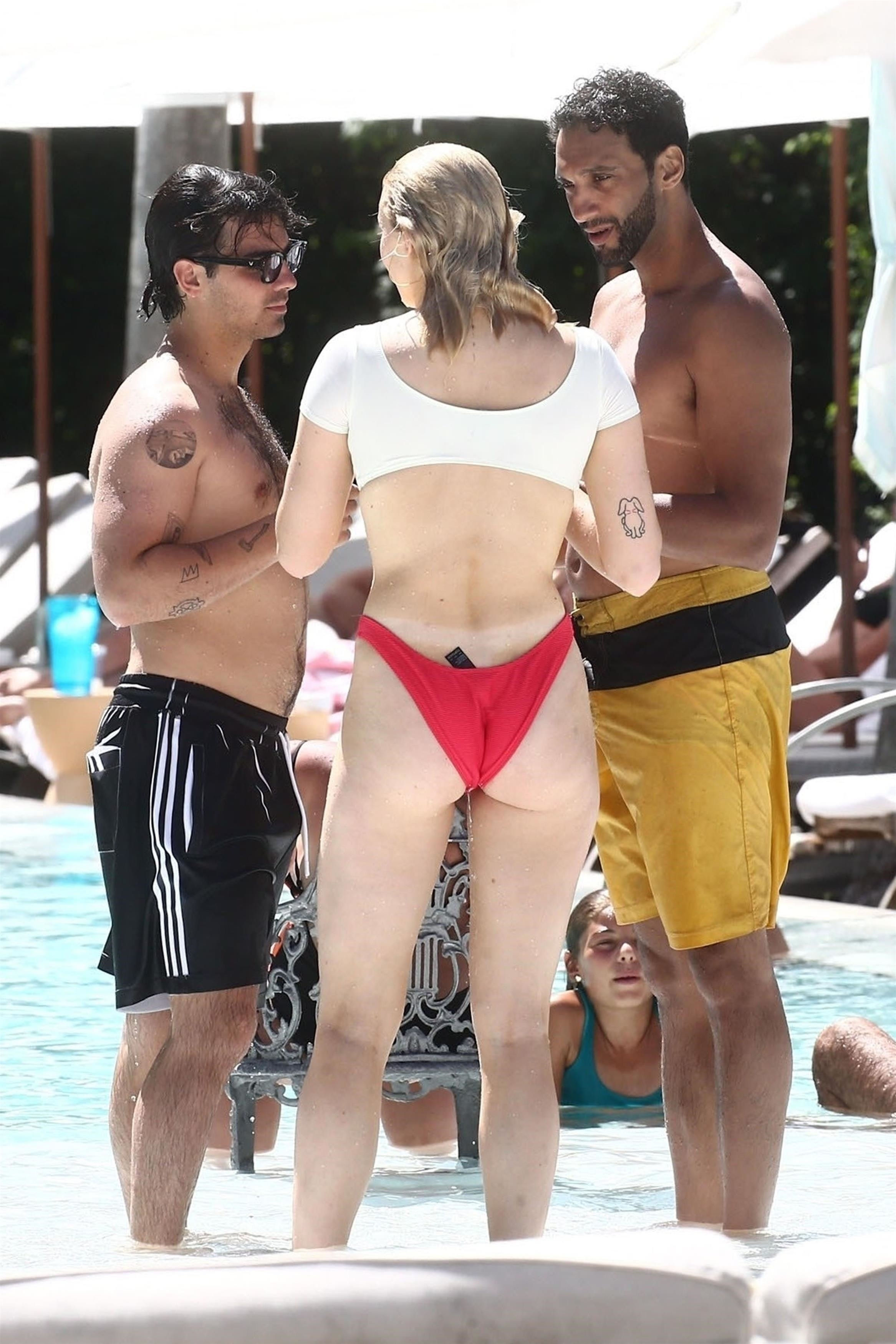 Sophie Turner | Celeb Masta 149