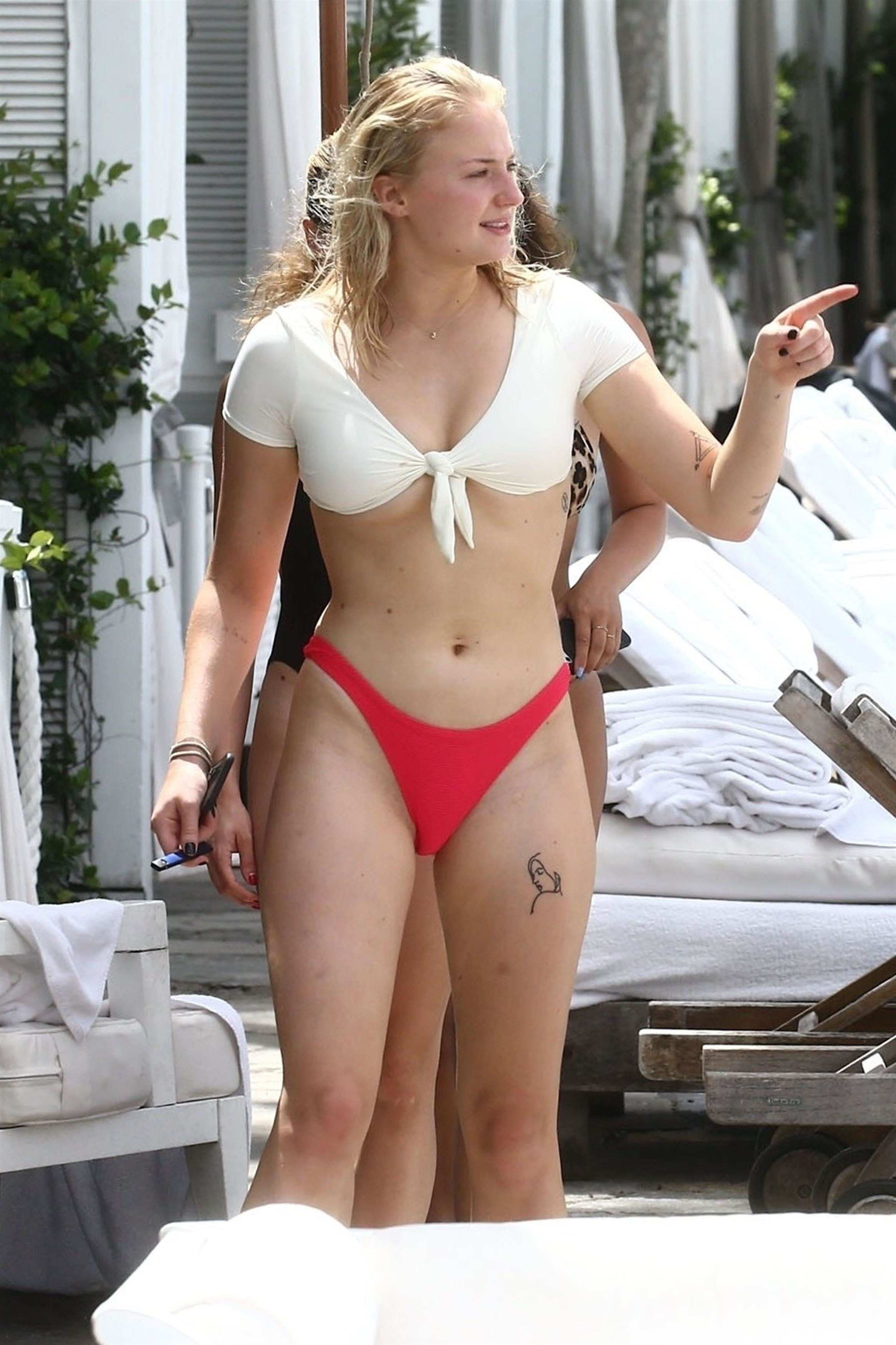 Sophie Turner | Celeb Masta 152