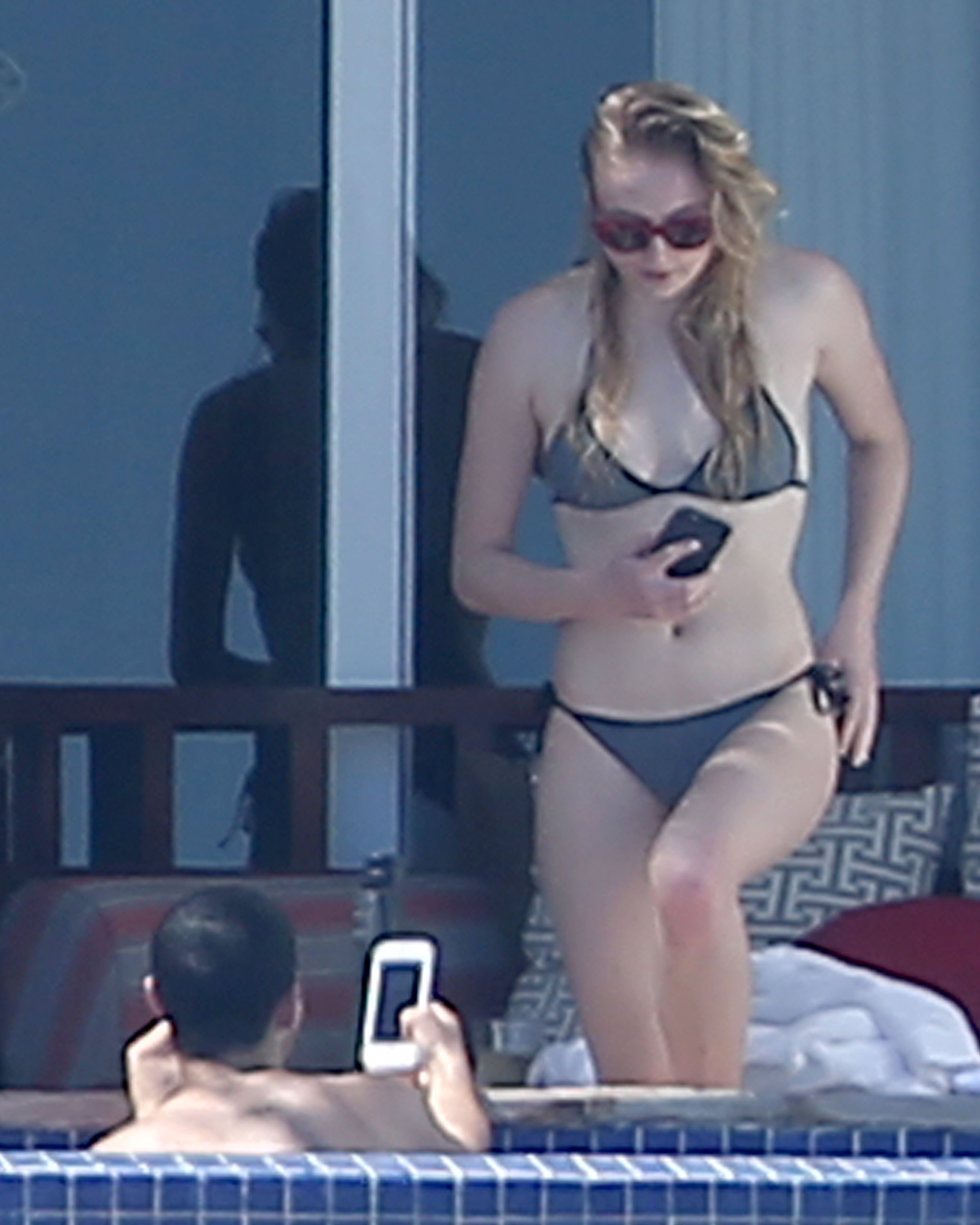 Sophie Turner | Celeb Masta 102