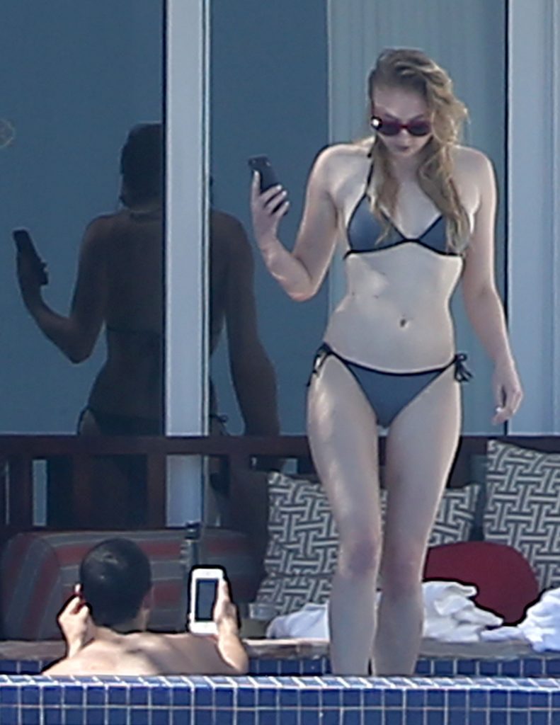 Sophie Turner | Celeb Masta 6