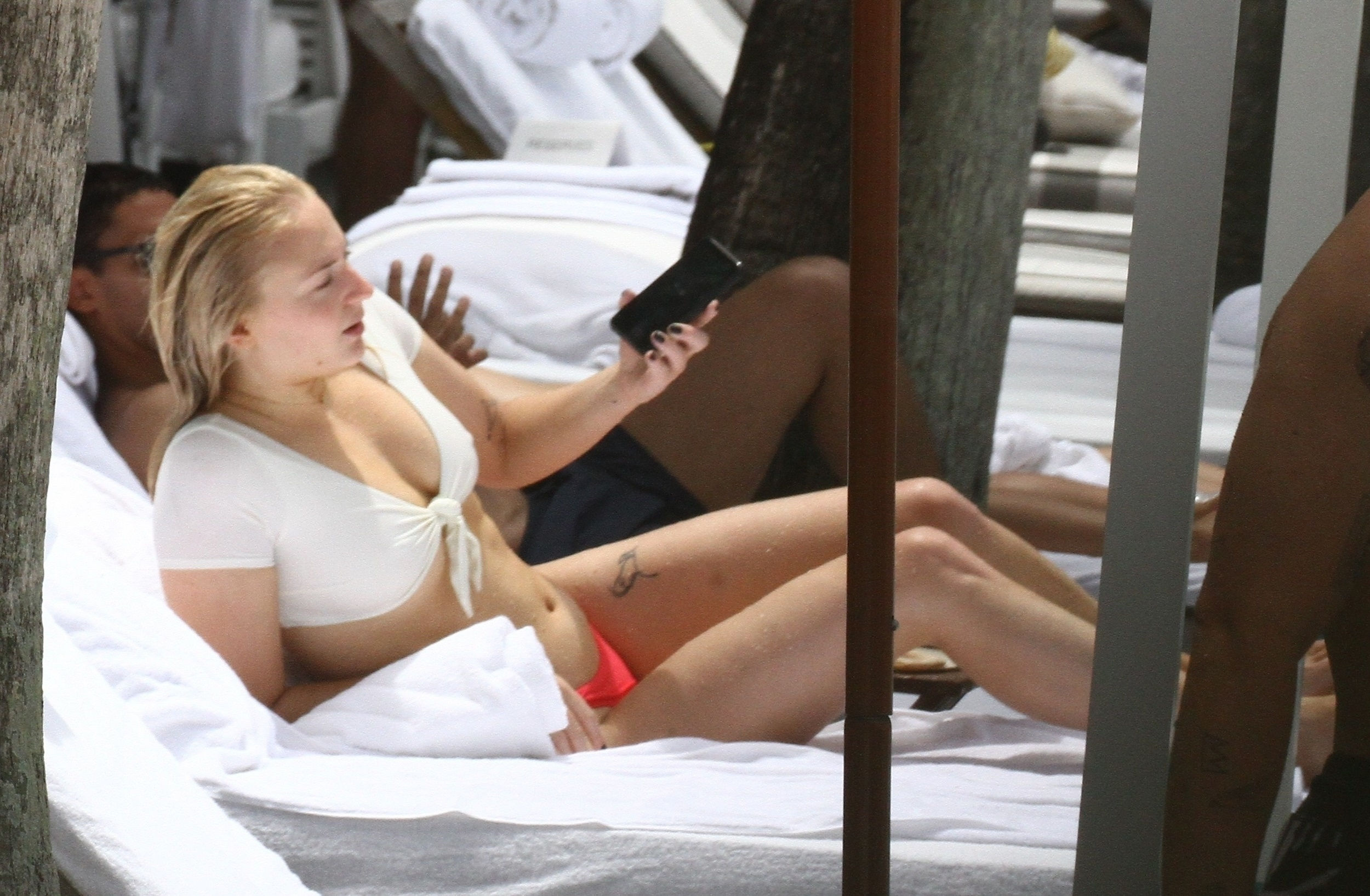 Sophie Turner | Celeb Masta 90