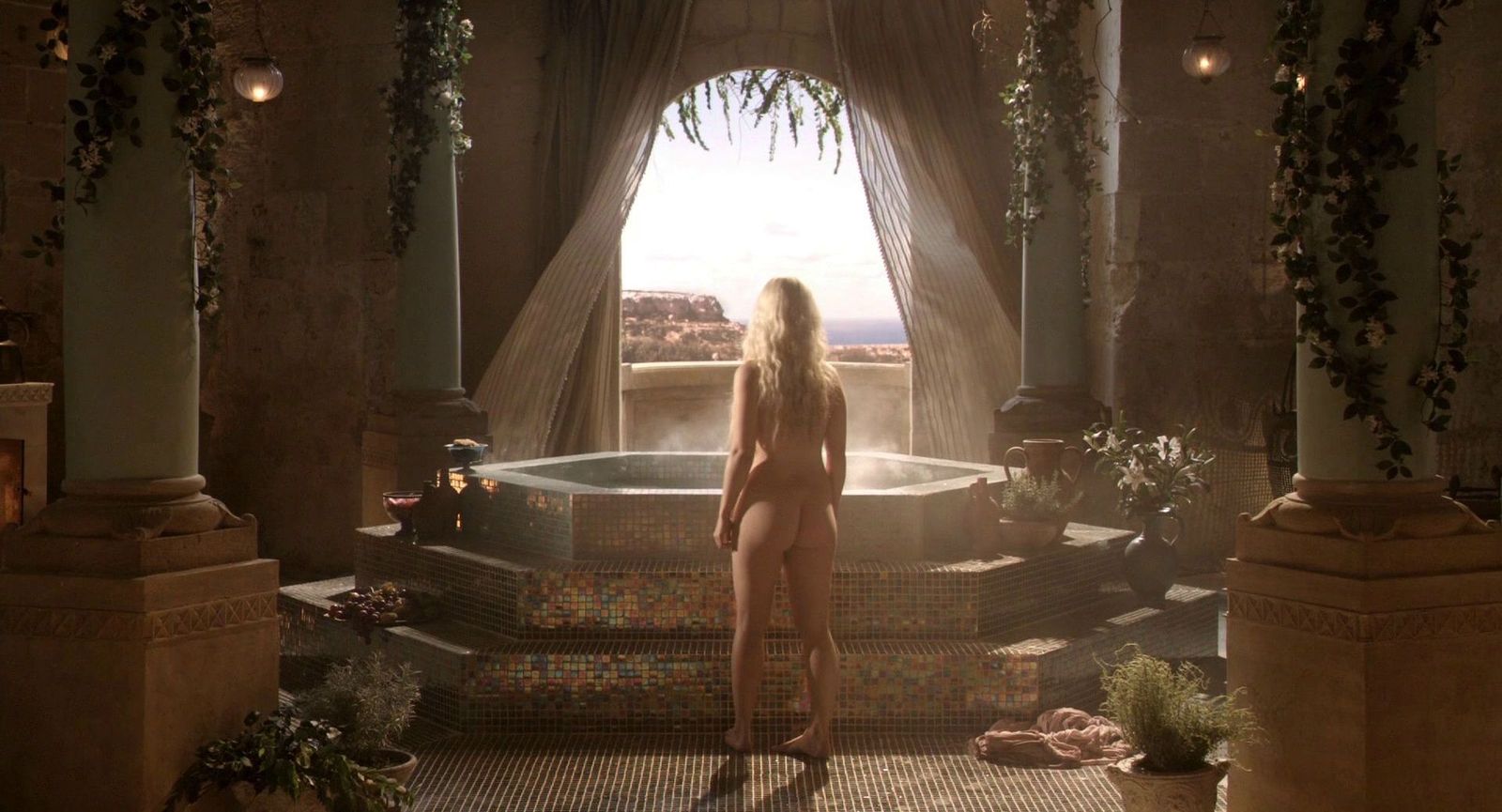 Emilia Clarke | Celeb Masta 99