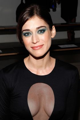 Lizzy Caplan | Celeb Masta 1