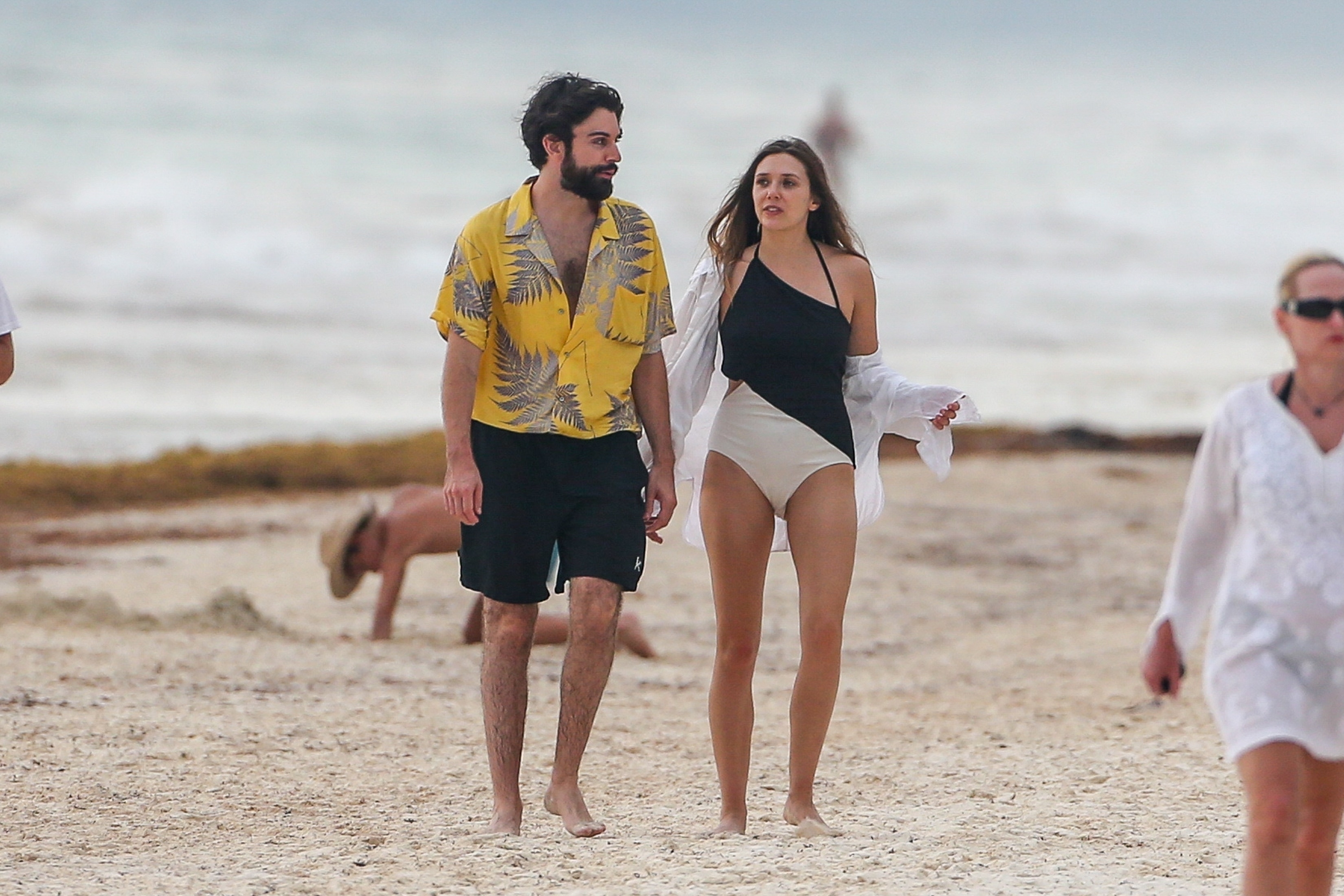 Elizabeth Olsen | Celeb Masta 32