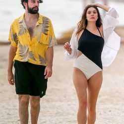 Elizabeth Olsen | Celeb Masta 35