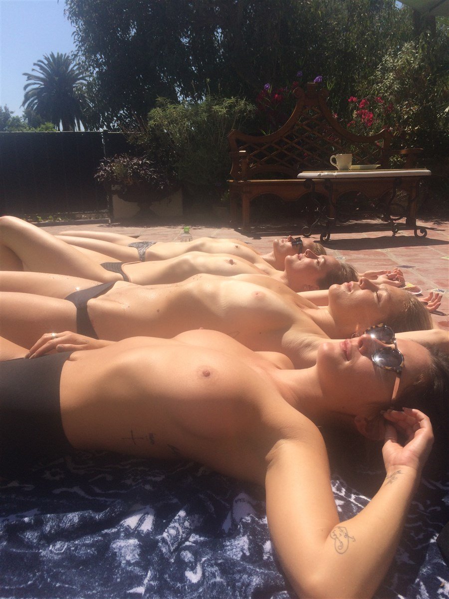 Dakota Johnson | Celeb Masta 110