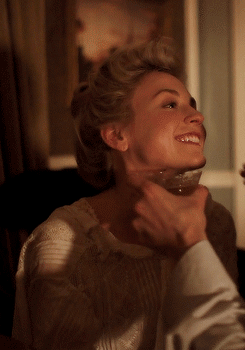 Emily Kinney | Celeb Masta 13