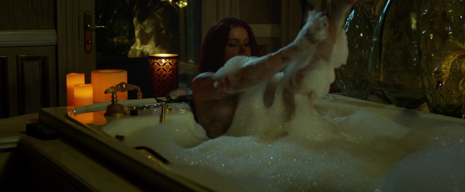 Ariel Winter | Celeb Masta 3