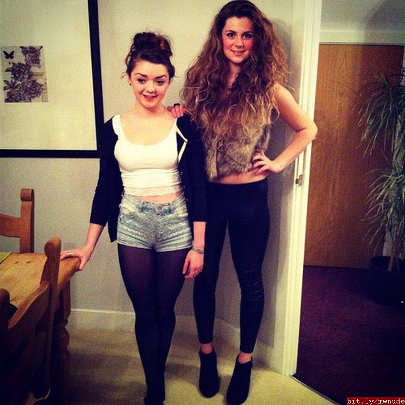 Maisie Williams | Celeb Masta 8