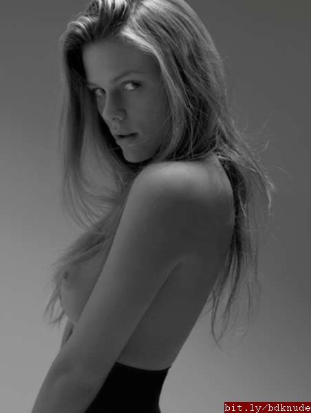 Brooklyn Decker | Celeb Masta 5