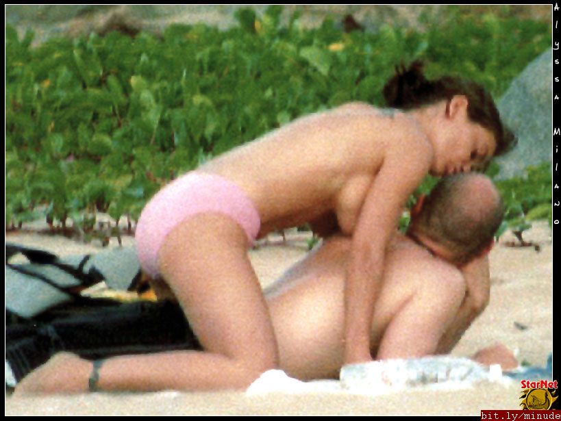 Alyssa Milano | Celeb Masta 10