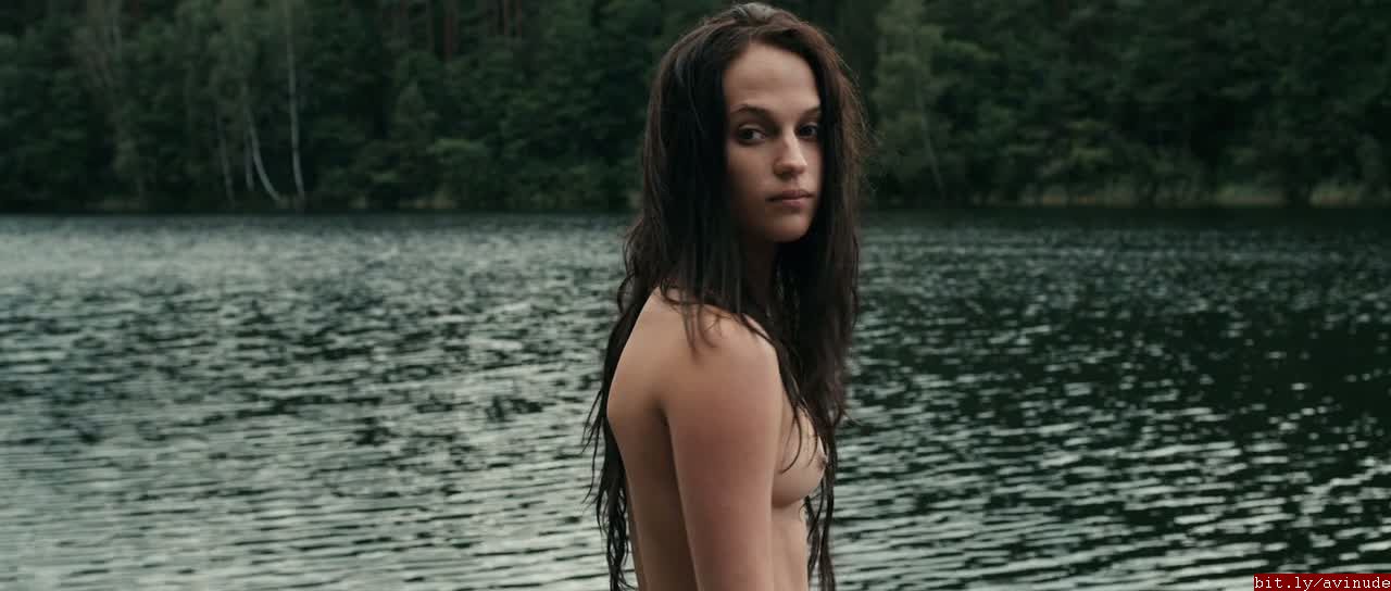 Alicia Vikander | Celeb Masta 32