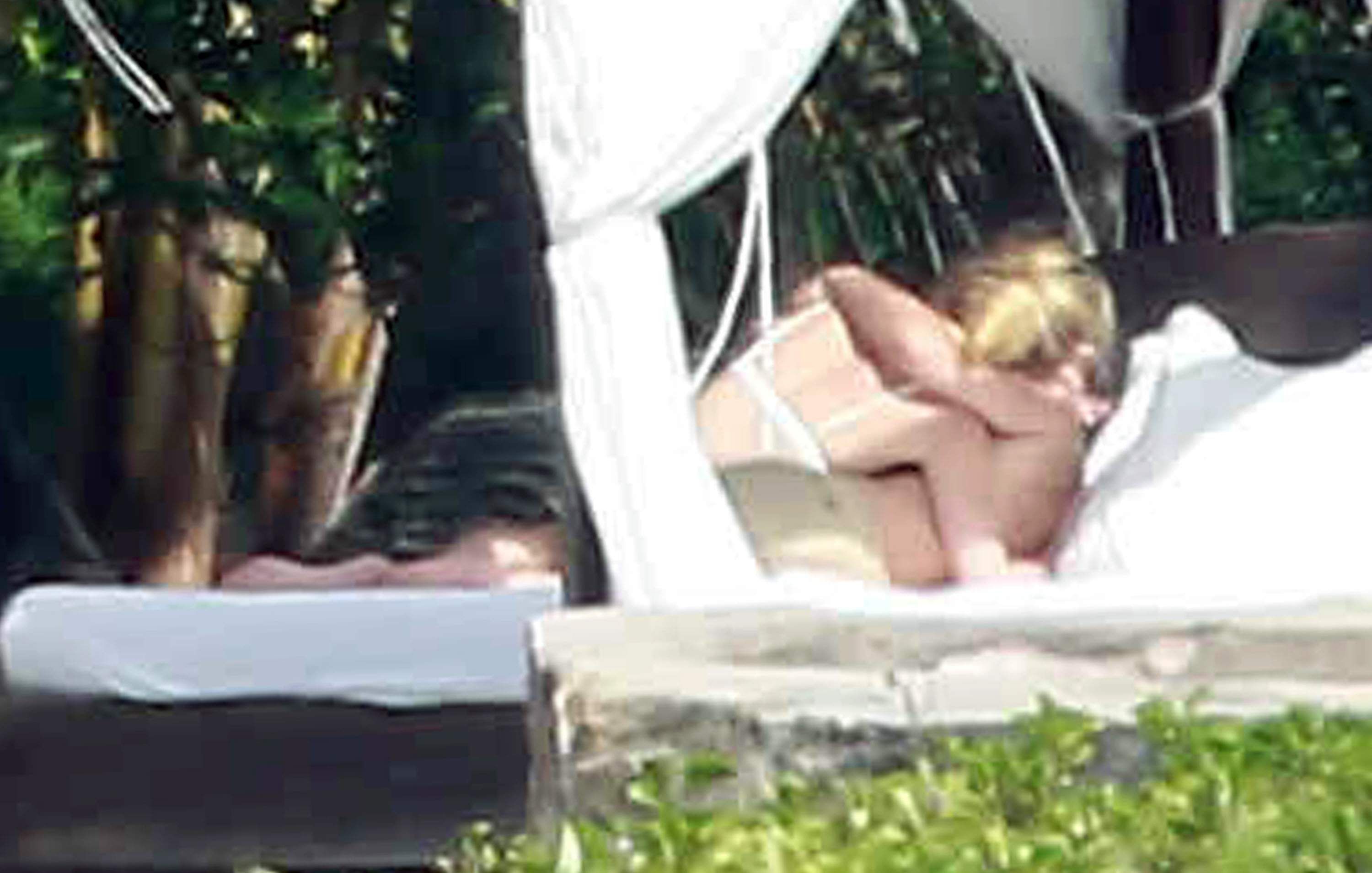Gwyneth Paltrow | Celeb Masta 11