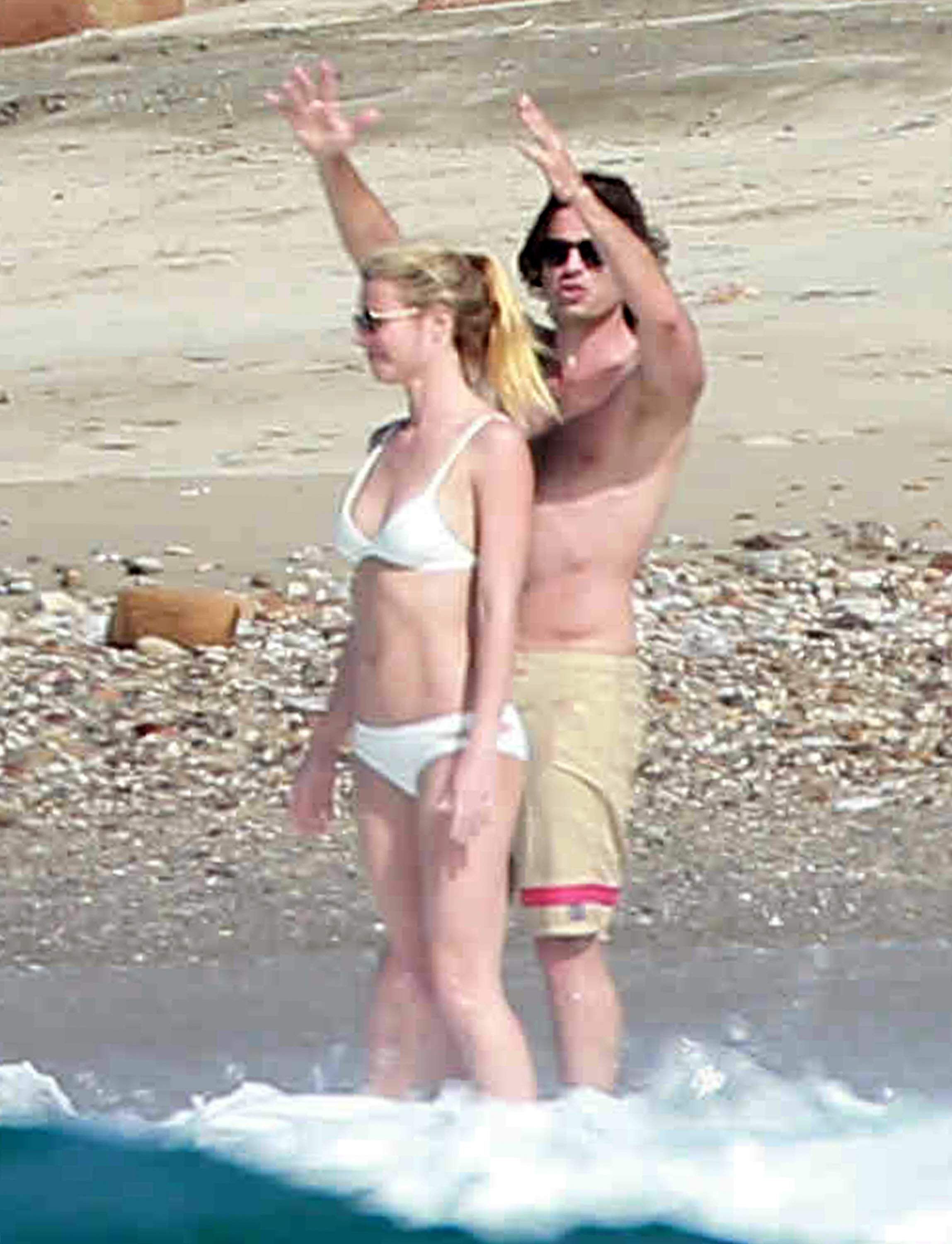 Gwyneth Paltrow | Celeb Masta 6