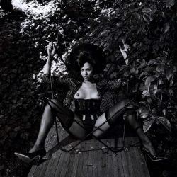 Eva Mendes | Celeb Masta 10