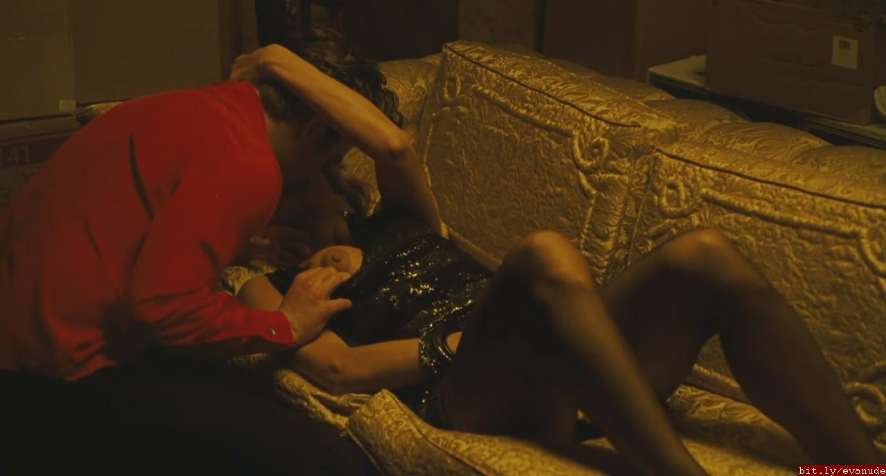 Eva Mendes | Celeb Masta 24