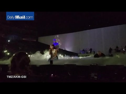 Ariana Grande is Creeperd on By a Male Fan on Stage | CelebNews image 2