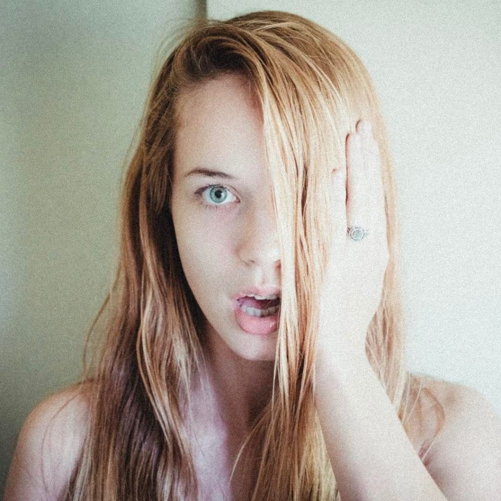 Alexis Knapp | Celeb Masta 22