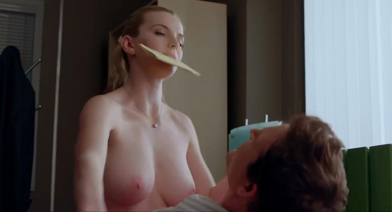 Betty Gilpin | Celeb Masta 17
