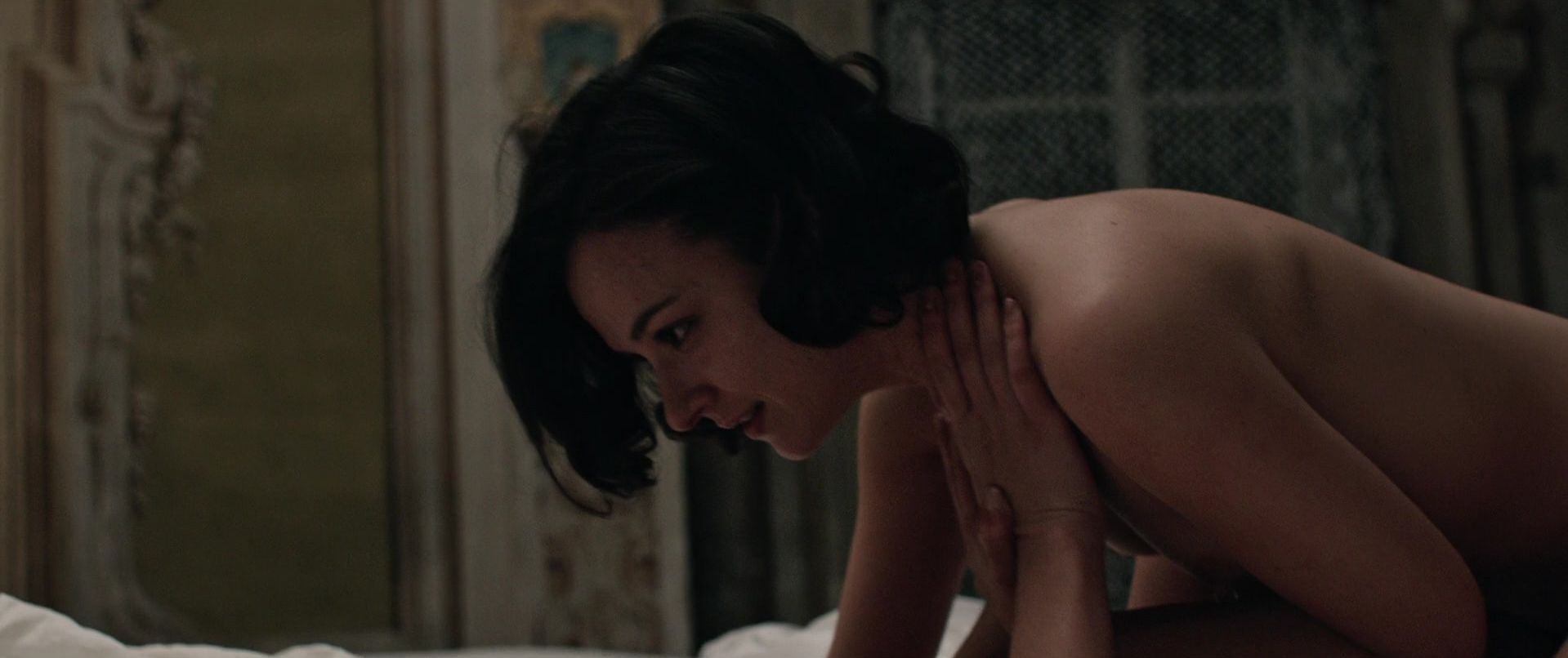 Analeigh Tipton | Celeb Masta 96