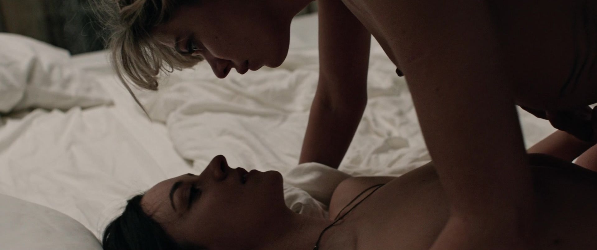 Analeigh Tipton | Celeb Masta 111