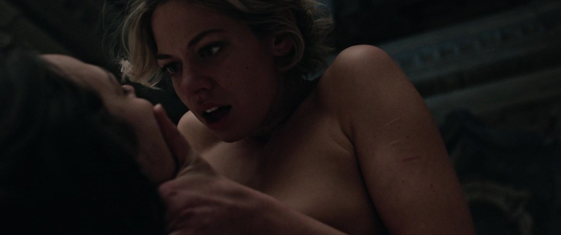 Analeigh Tipton | Celeb Masta 137