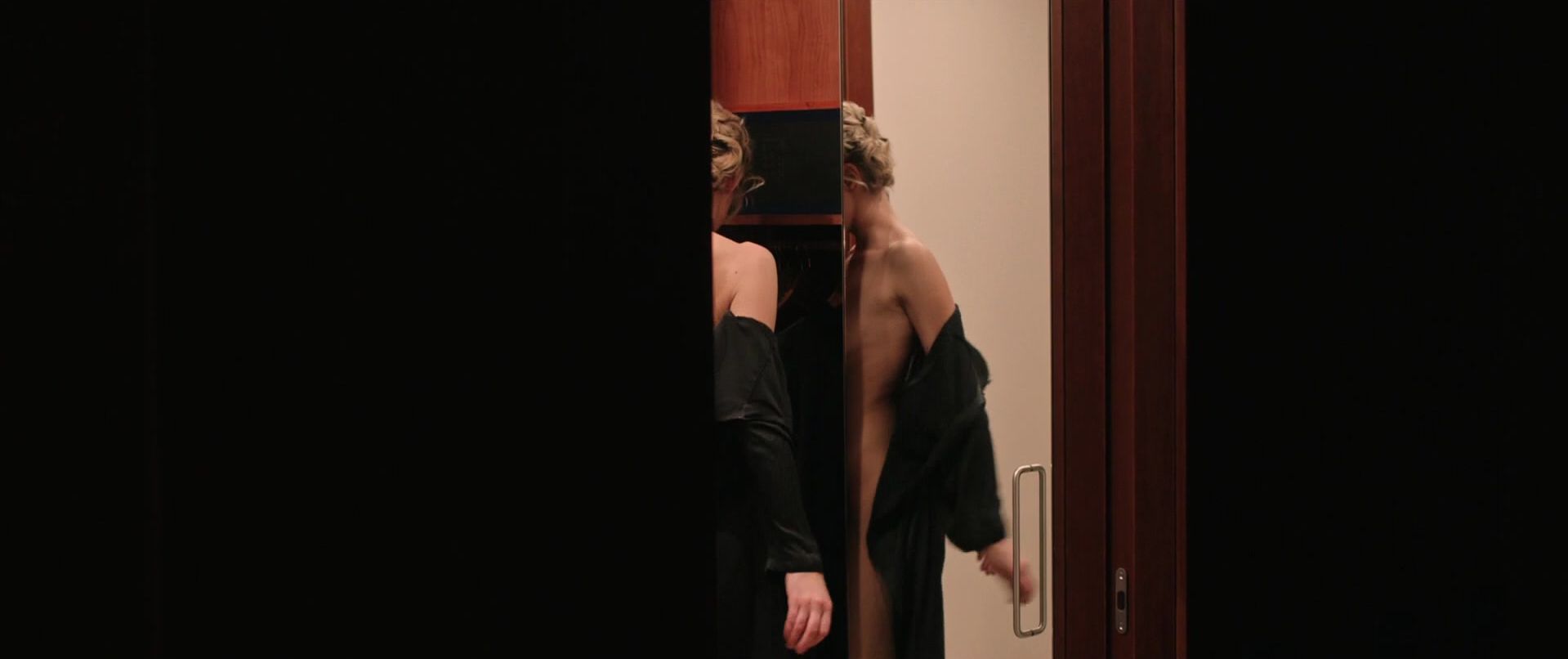 Analeigh Tipton | Celeb Masta 243